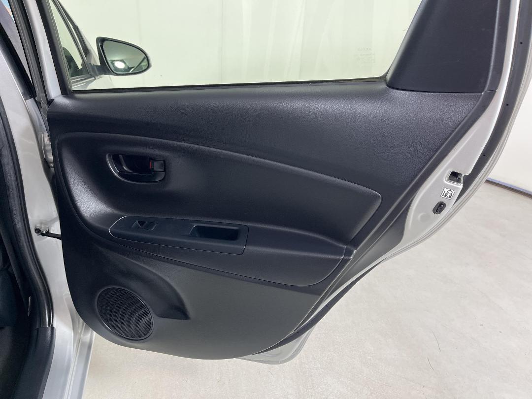 Photo '19' of Toyota Yaris