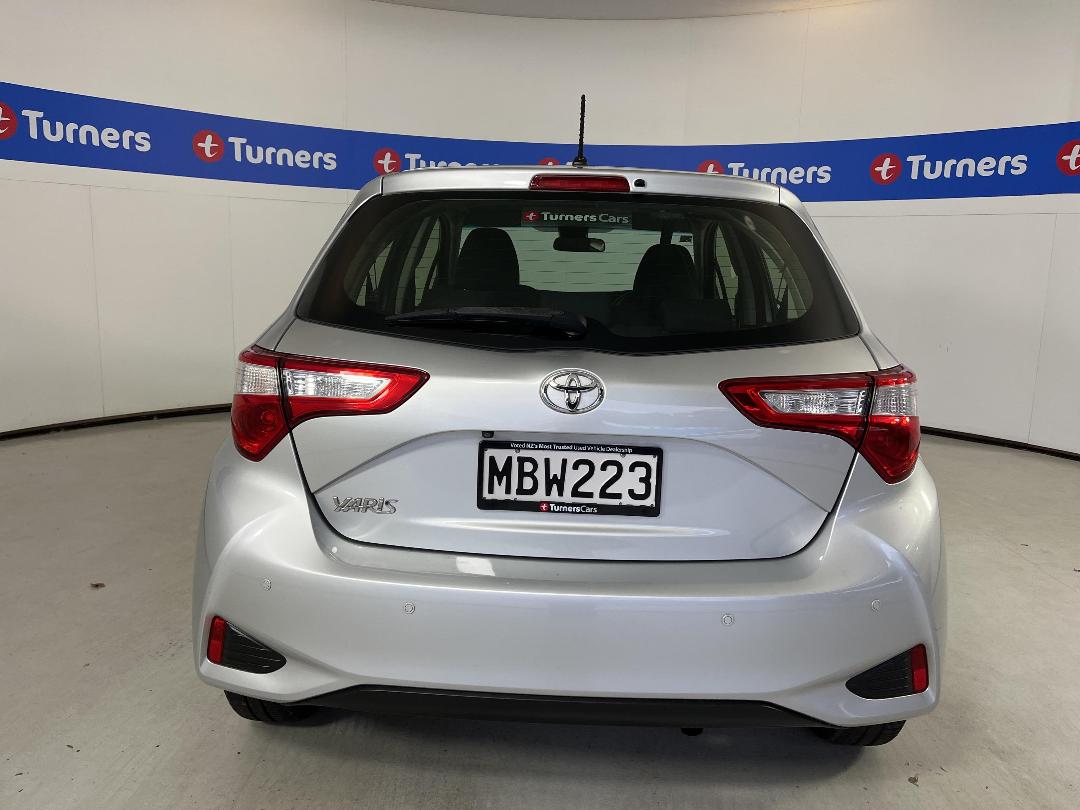 Photo '6' of Toyota Yaris