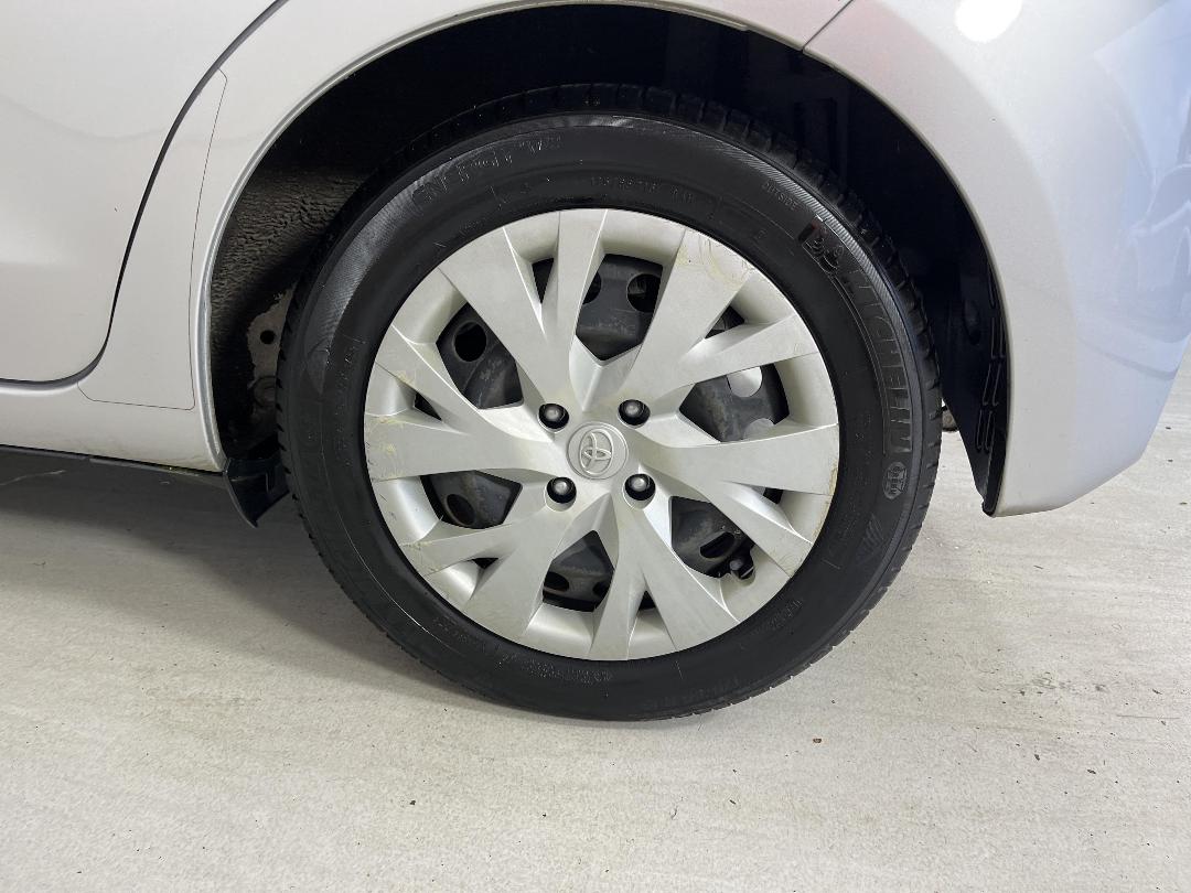 Photo '11' of Toyota Yaris