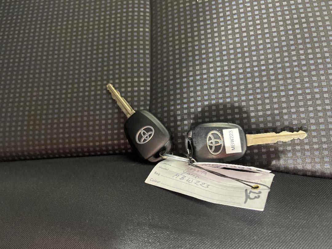 Photo '22' of Toyota Yaris