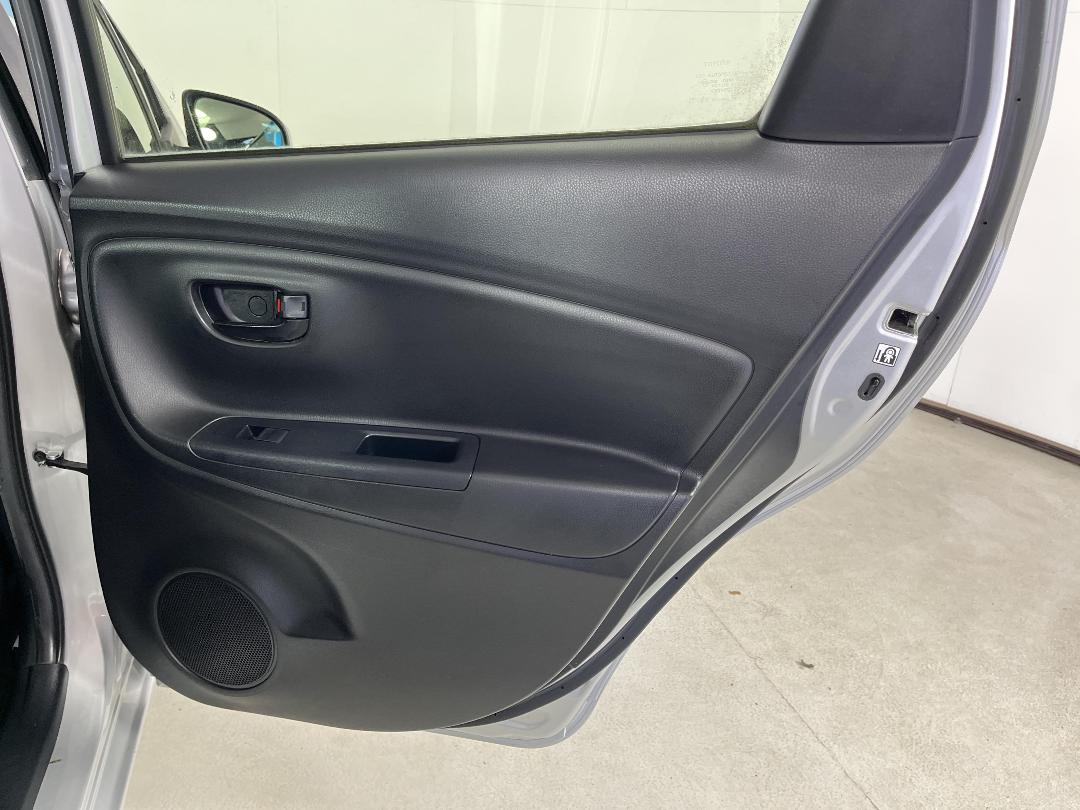 Photo '19' of Toyota Yaris