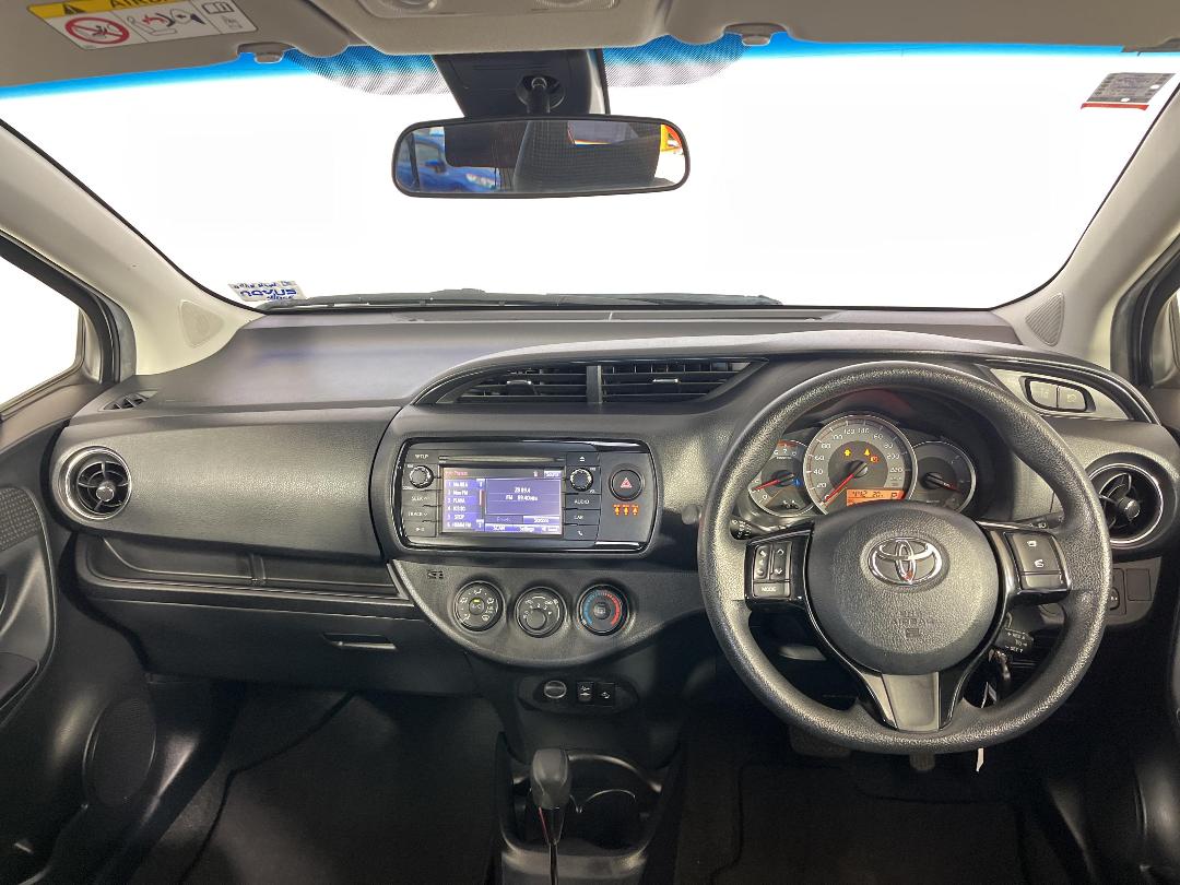 Photo '17' of Toyota Yaris