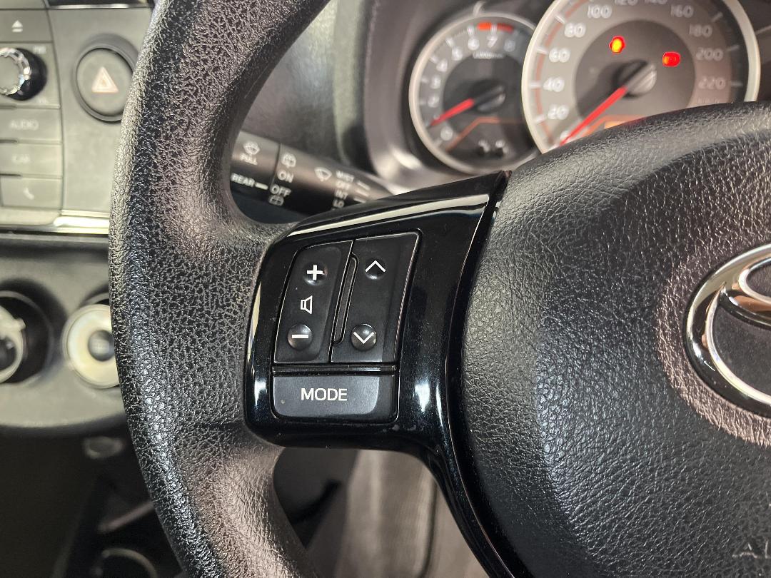 Photo '27' of Toyota Yaris