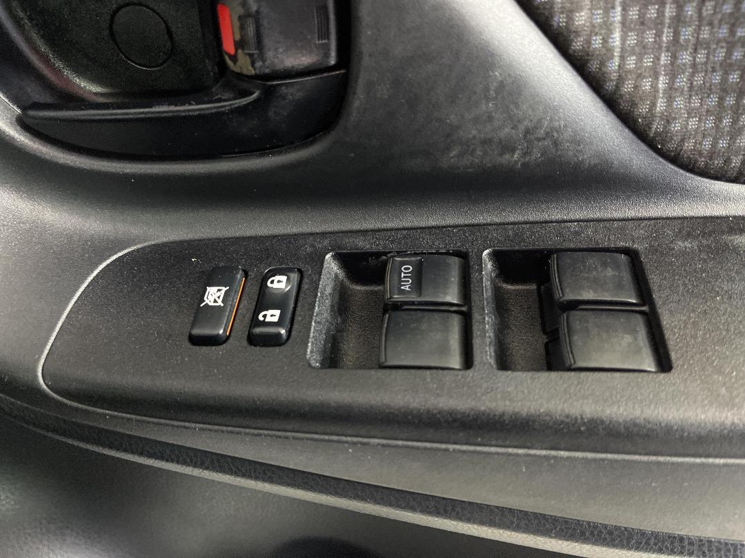 Photo '23' of Toyota Yaris