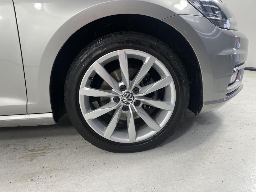 Photo '9' of Volkswagen Golf Photo '9' of Volkswagen Golf