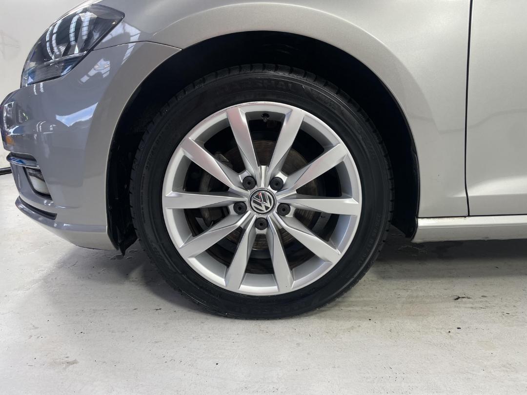 Photo '10' of Volkswagen Golf Photo '10' of Volkswagen Golf