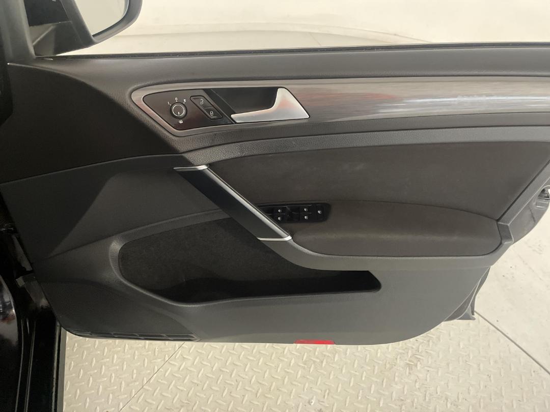 Photo '15' of Volkswagen Golf Photo '15' of Volkswagen Golf