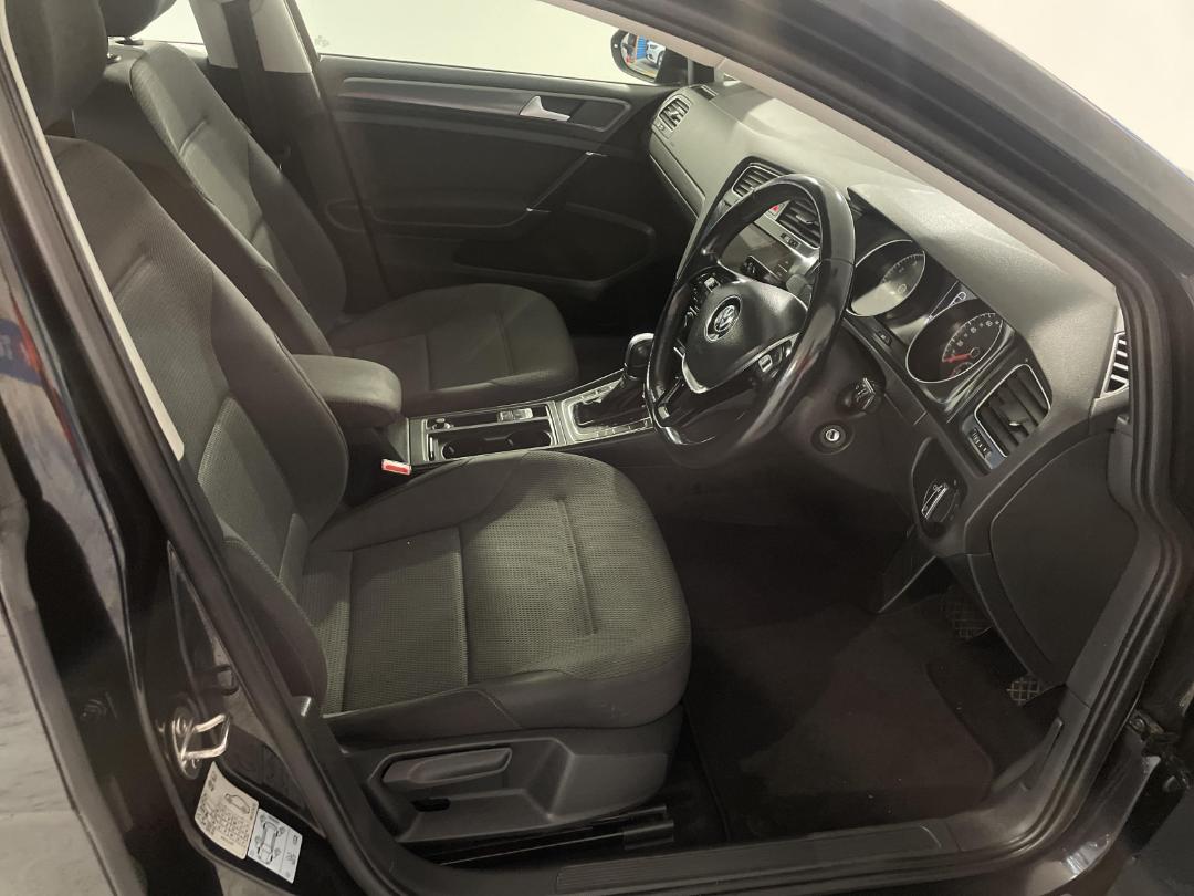 Photo '16' of Volkswagen Golf Photo '16' of Volkswagen Golf