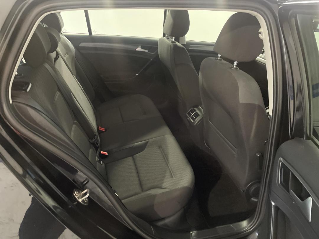 Photo '20' of Volkswagen Golf Photo '20' of Volkswagen Golf