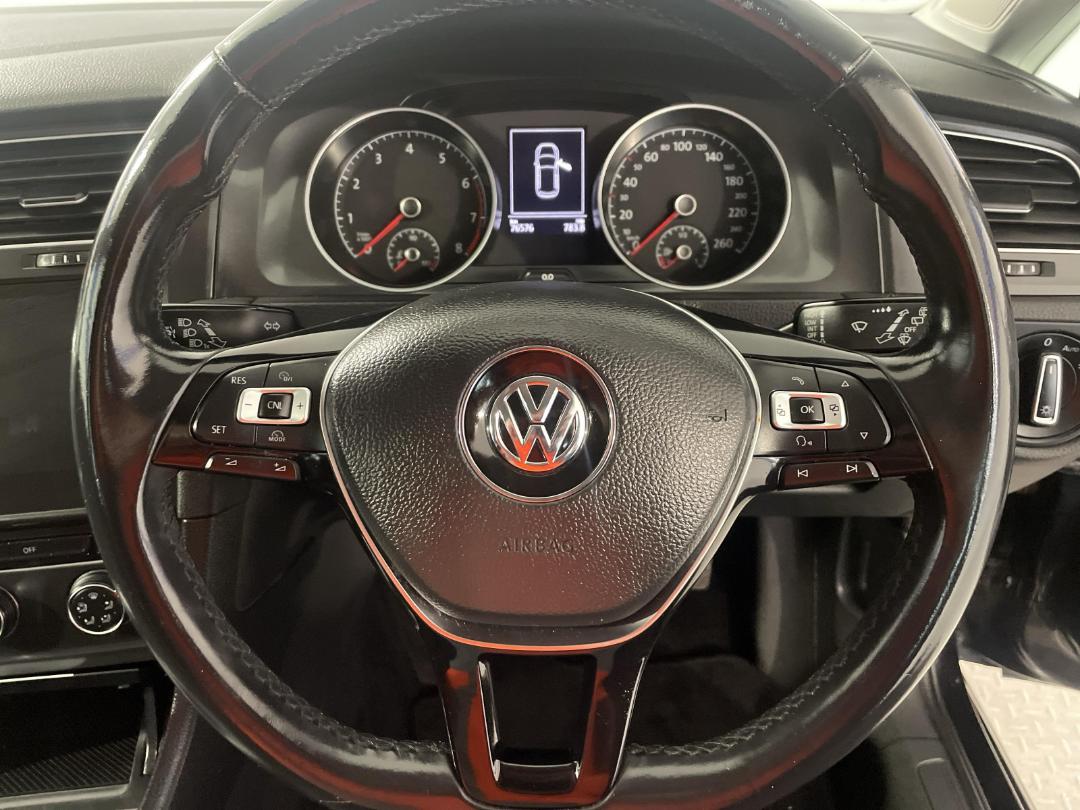 Photo '28' of Volkswagen Golf Photo '28' of Volkswagen Golf