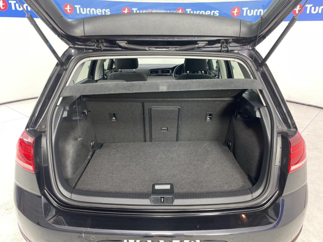 Photo '14' of Volkswagen Golf Photo '14' of Volkswagen Golf