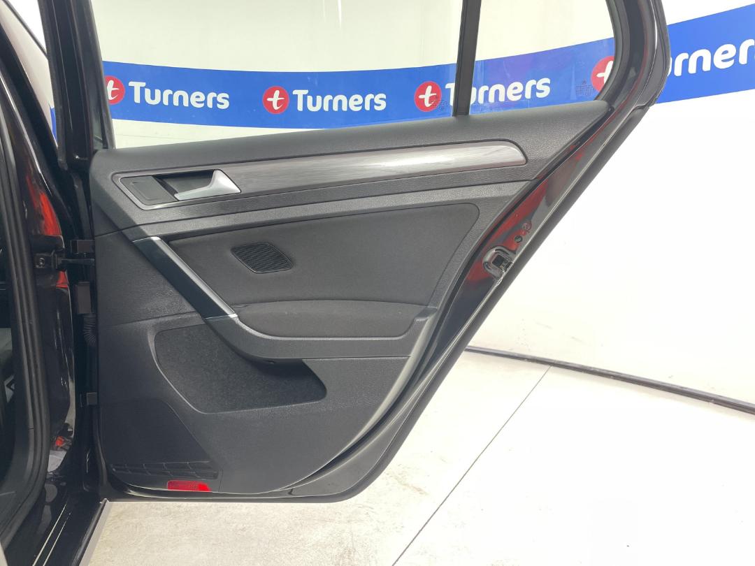 Photo '19' of Volkswagen Golf Photo '19' of Volkswagen Golf