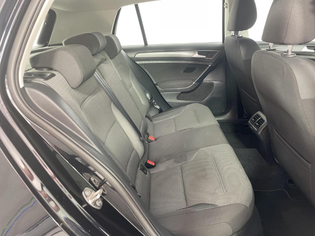 Photo '20' of Volkswagen Golf Photo '20' of Volkswagen Golf