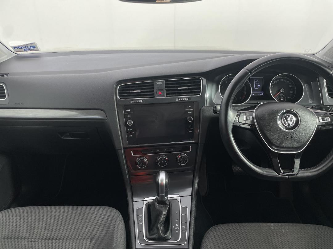 Photo '17' of Volkswagen Golf Photo '17' of Volkswagen Golf