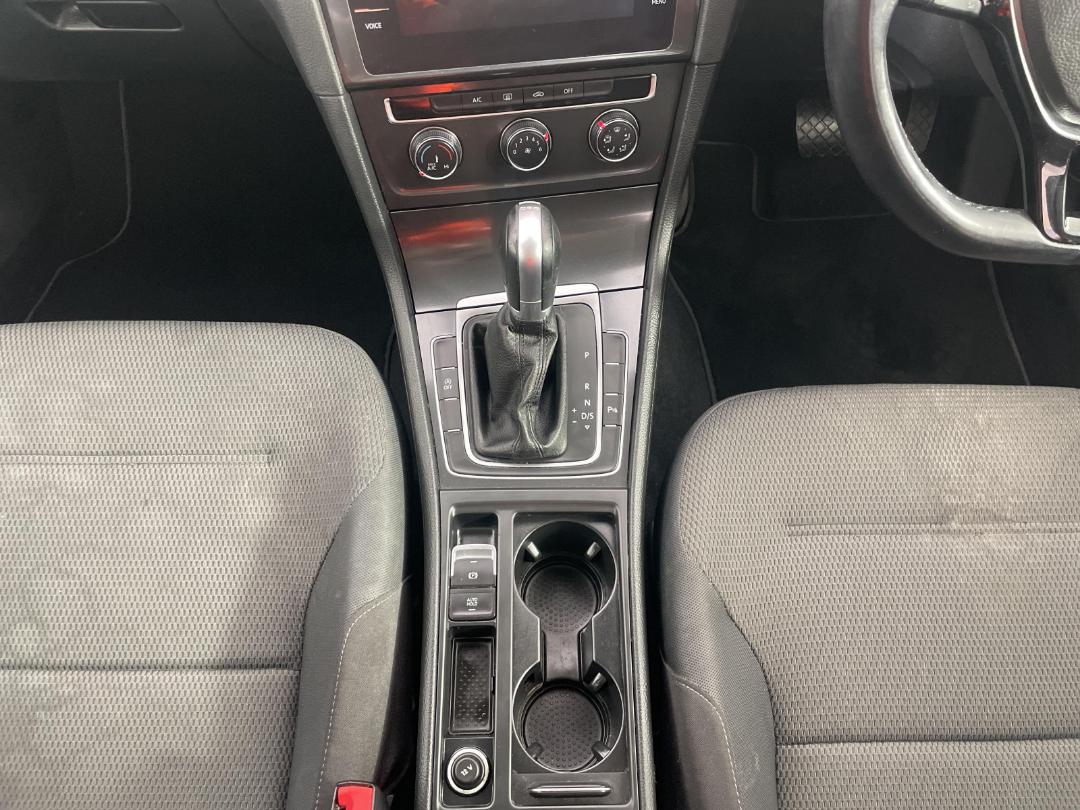 Photo '18' of Volkswagen Golf Photo '18' of Volkswagen Golf