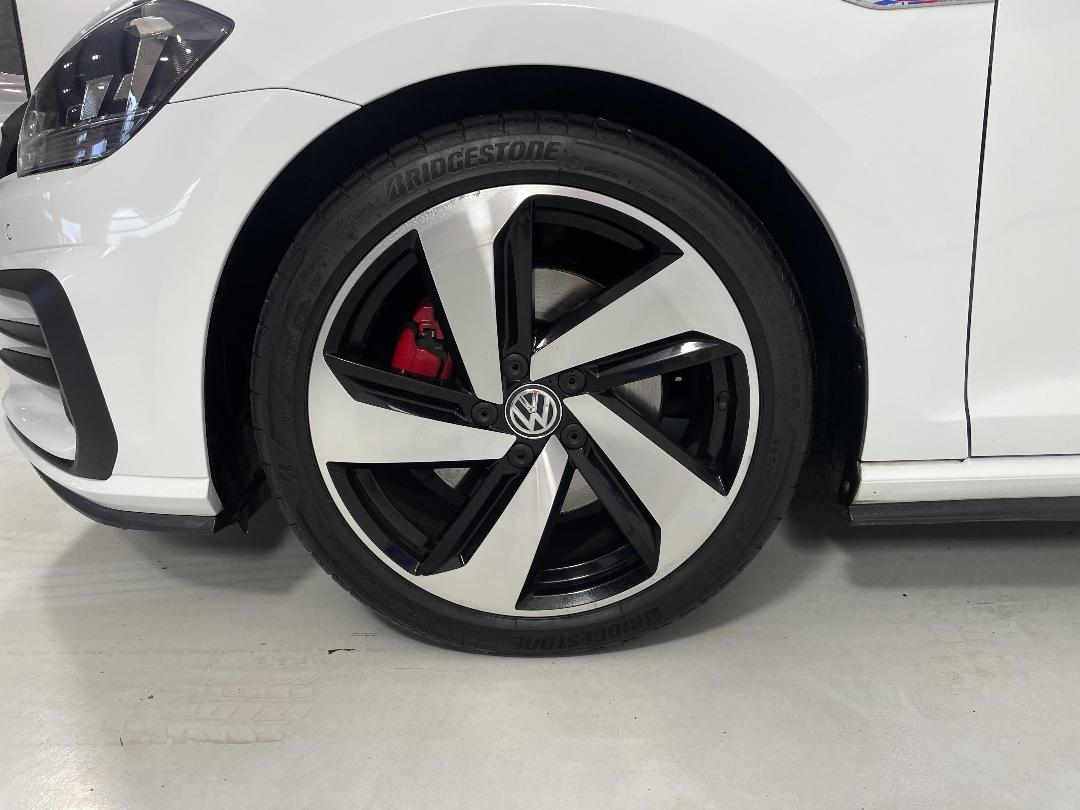 Photo '10' of Volkswagen Golf Photo '10' of Volkswagen Golf