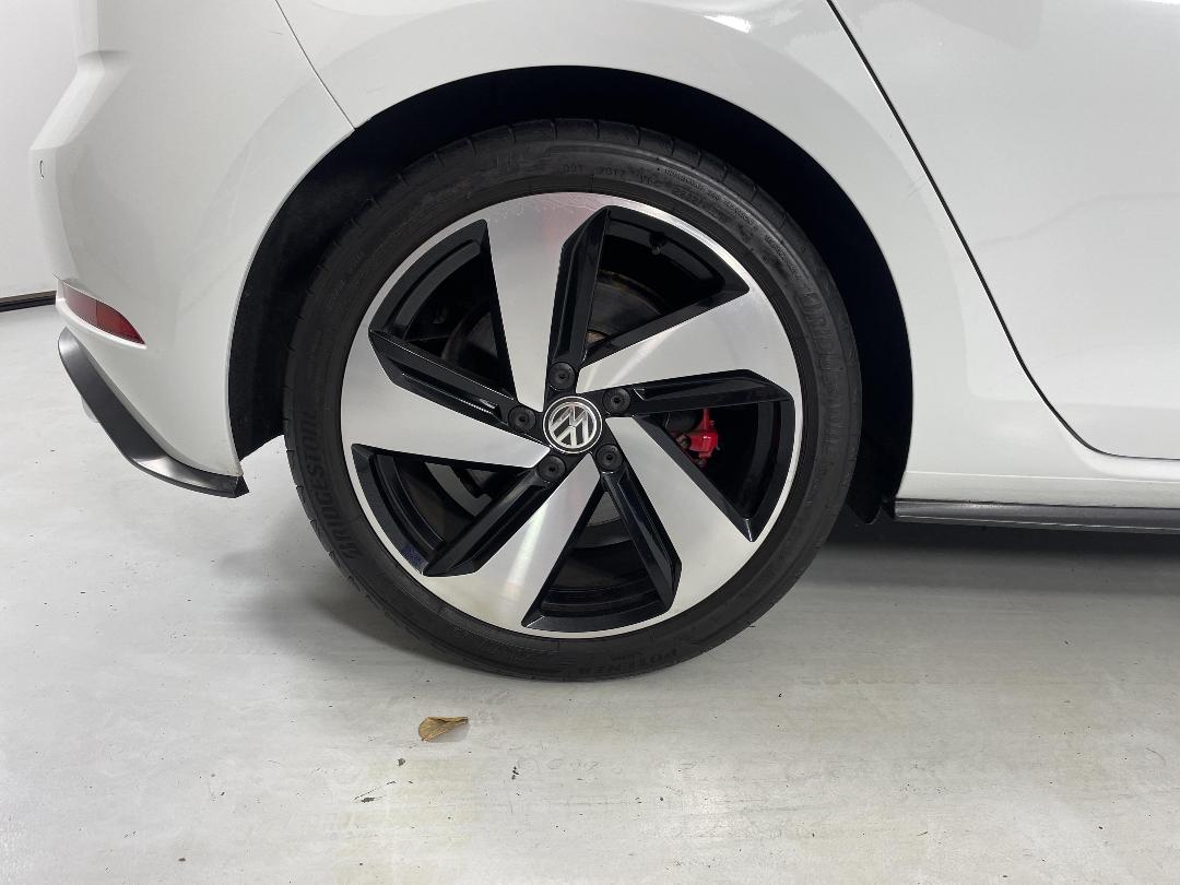 Photo '12' of Volkswagen Golf Photo '12' of Volkswagen Golf