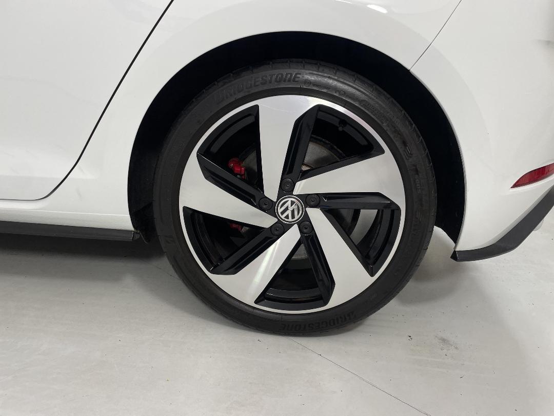 Photo '11' of Volkswagen Golf Photo '11' of Volkswagen Golf