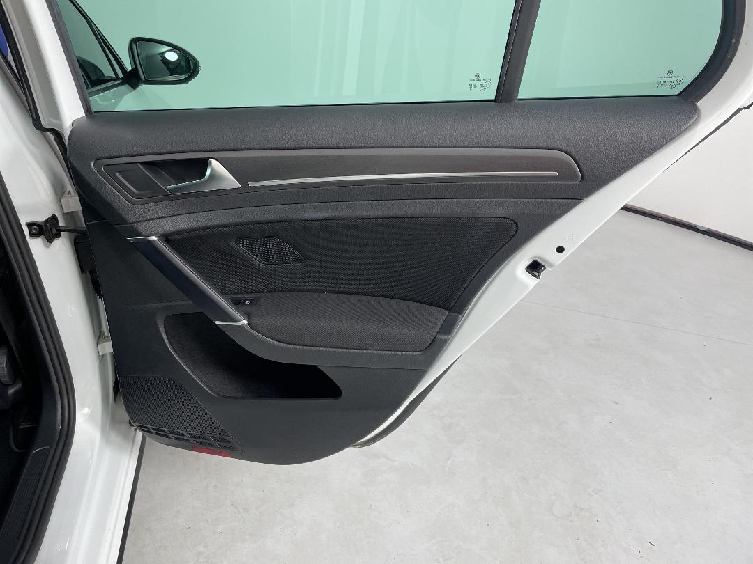 Photo '19' of Volkswagen Golf Photo '19' of Volkswagen Golf