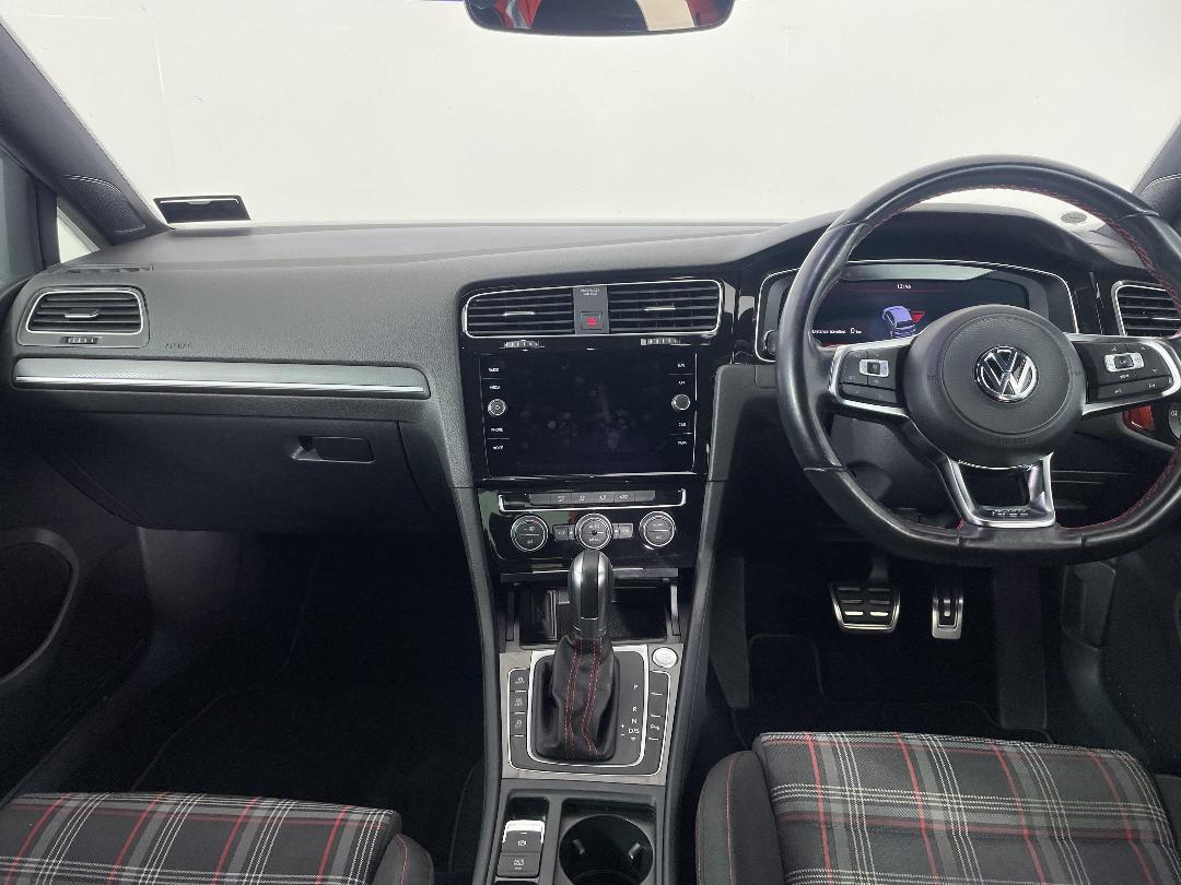 Photo '17' of Volkswagen Golf Photo '17' of Volkswagen Golf