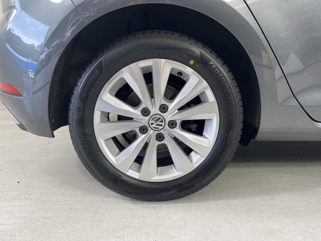 Photo '12' of Volkswagen Golf