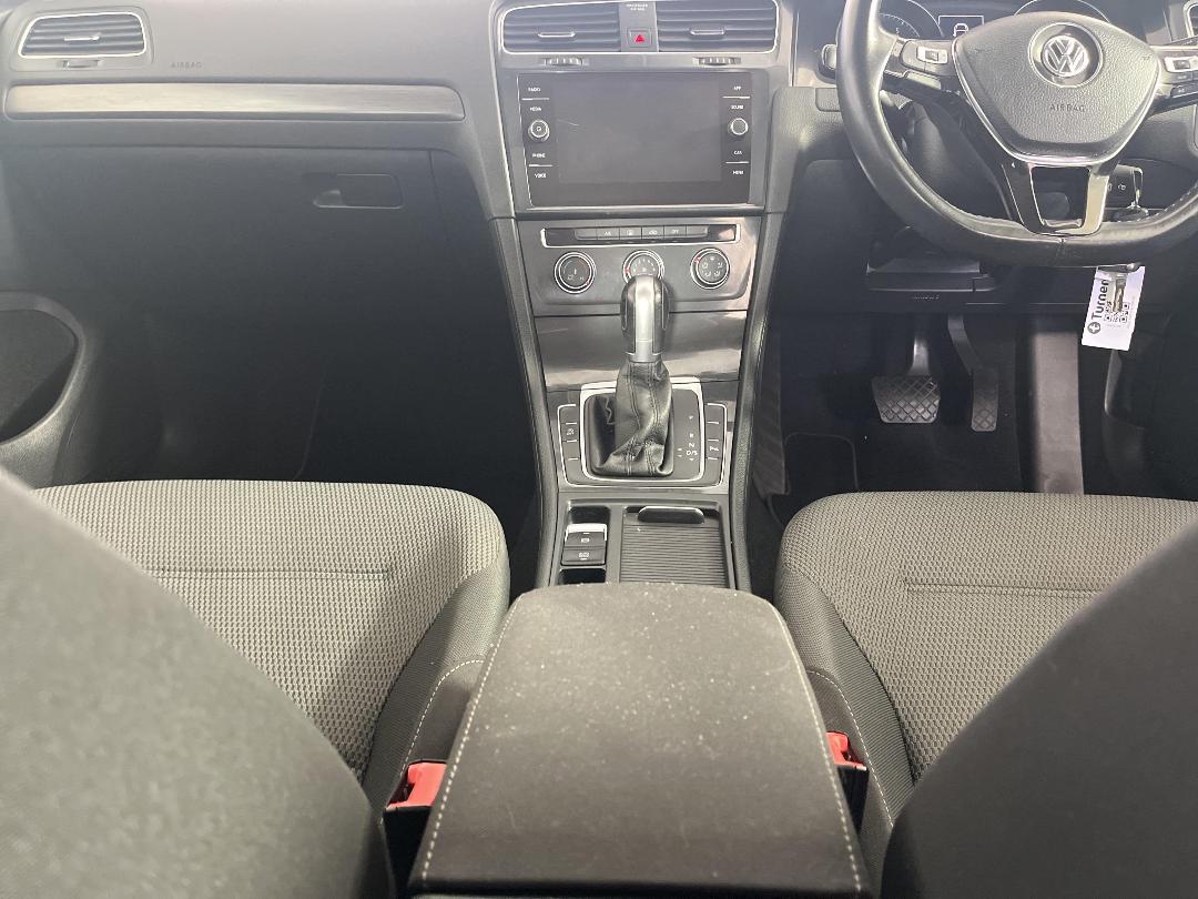 Photo '18' of Volkswagen Golf