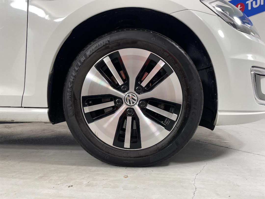 Photo '9' of Volkswagen Golf