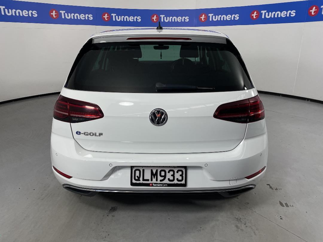 Photo '6' of Volkswagen Golf