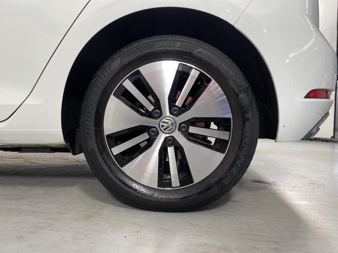 Photo '11' of Volkswagen Golf