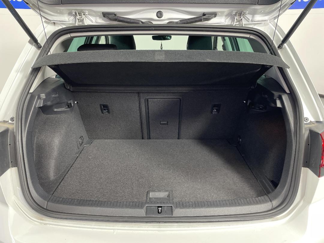 Photo '14' of Volkswagen Golf