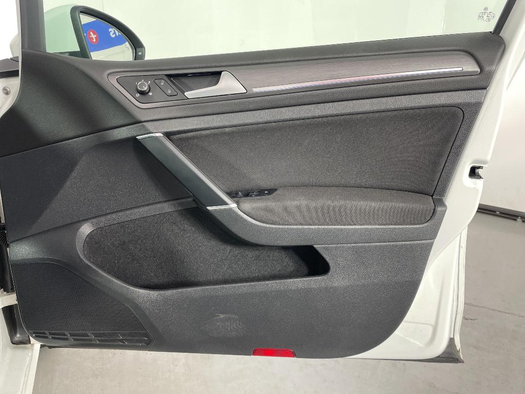 Photo '15' of Volkswagen Golf