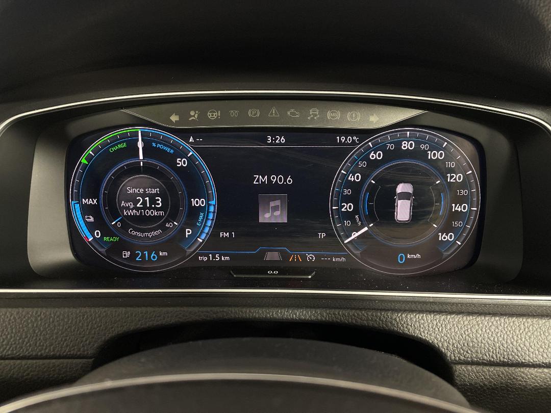 Photo '21' of Volkswagen Golf