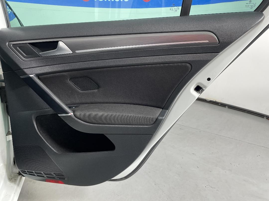 Photo '19' of Volkswagen Golf