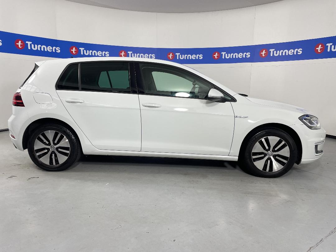 Photo '23' of Volkswagen Golf