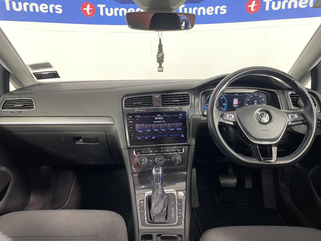 Photo '17' of Volkswagen Golf