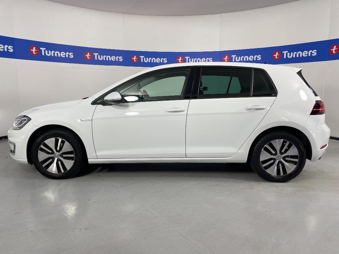 Photo '24' of Volkswagen Golf