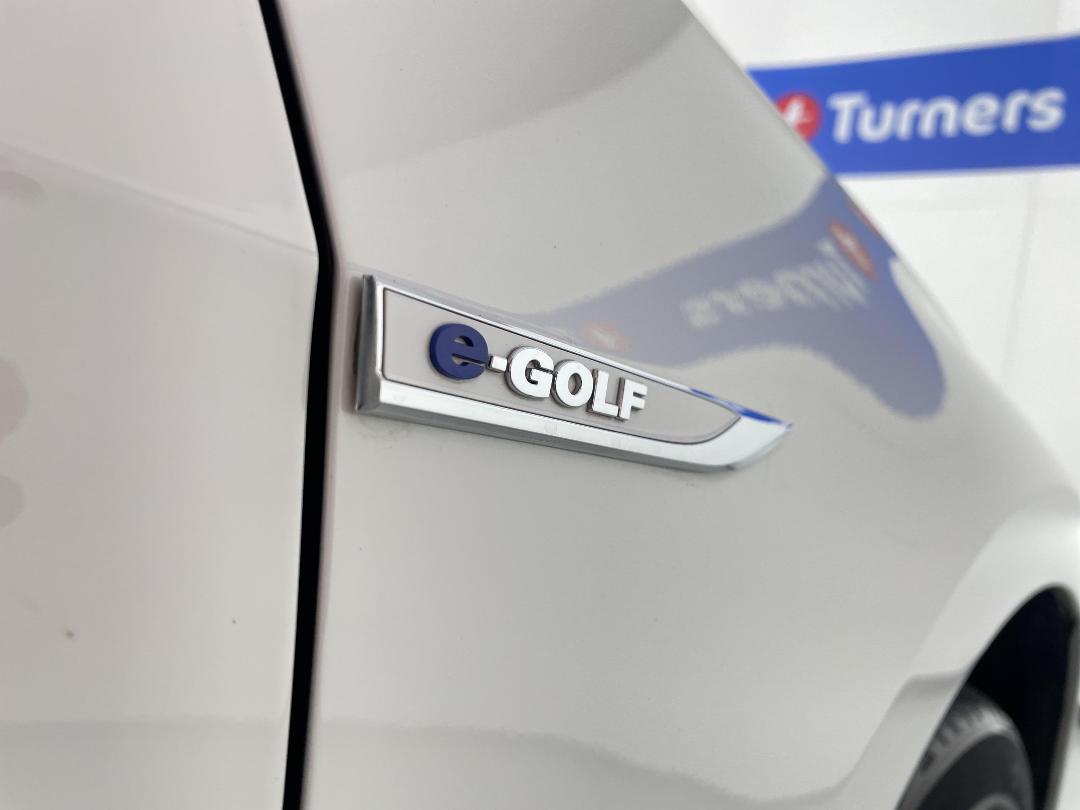 Photo '25' of Volkswagen Golf