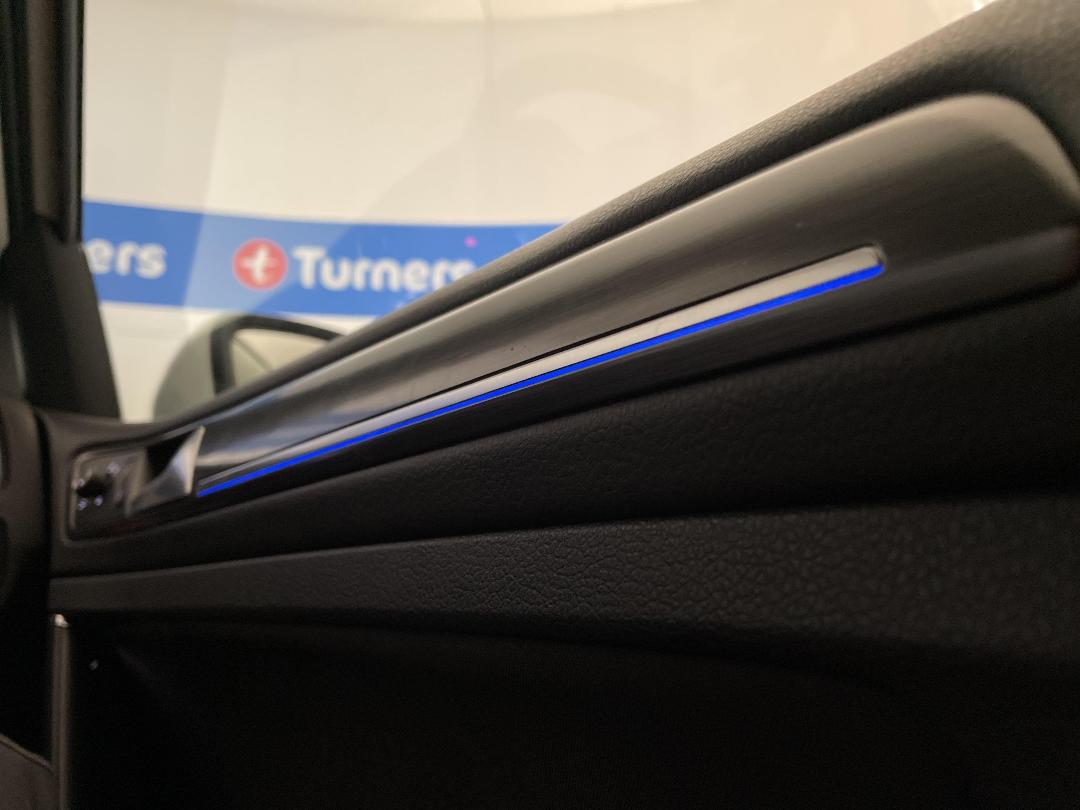 Photo '33' of Volkswagen Golf