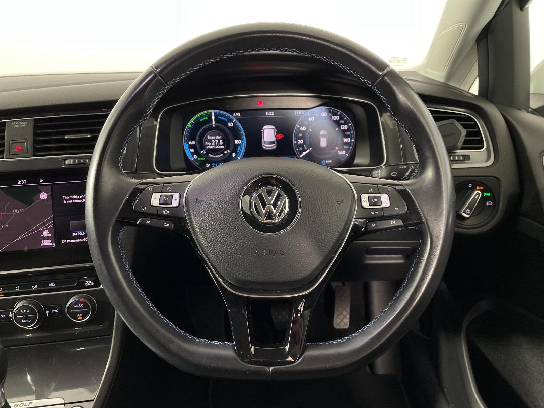 Photo '31' of Volkswagen Golf