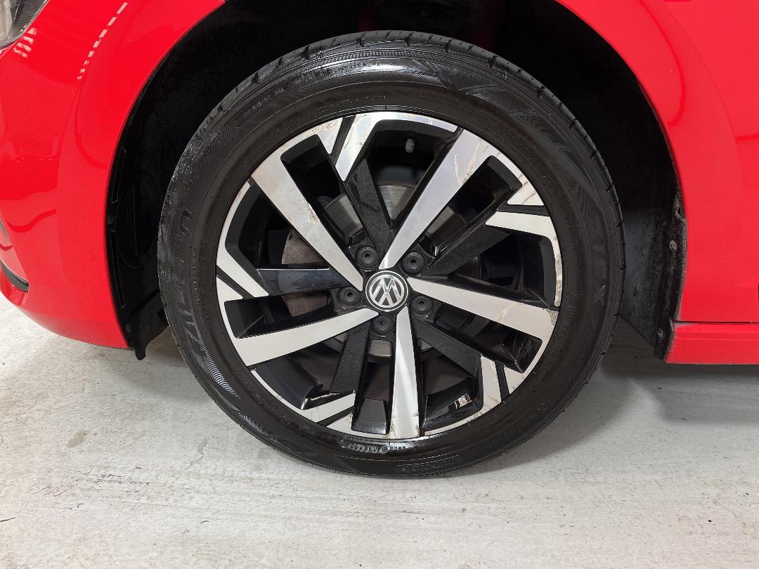 Photo '10' of Volkswagen Polo Photo '10' of Volkswagen Polo