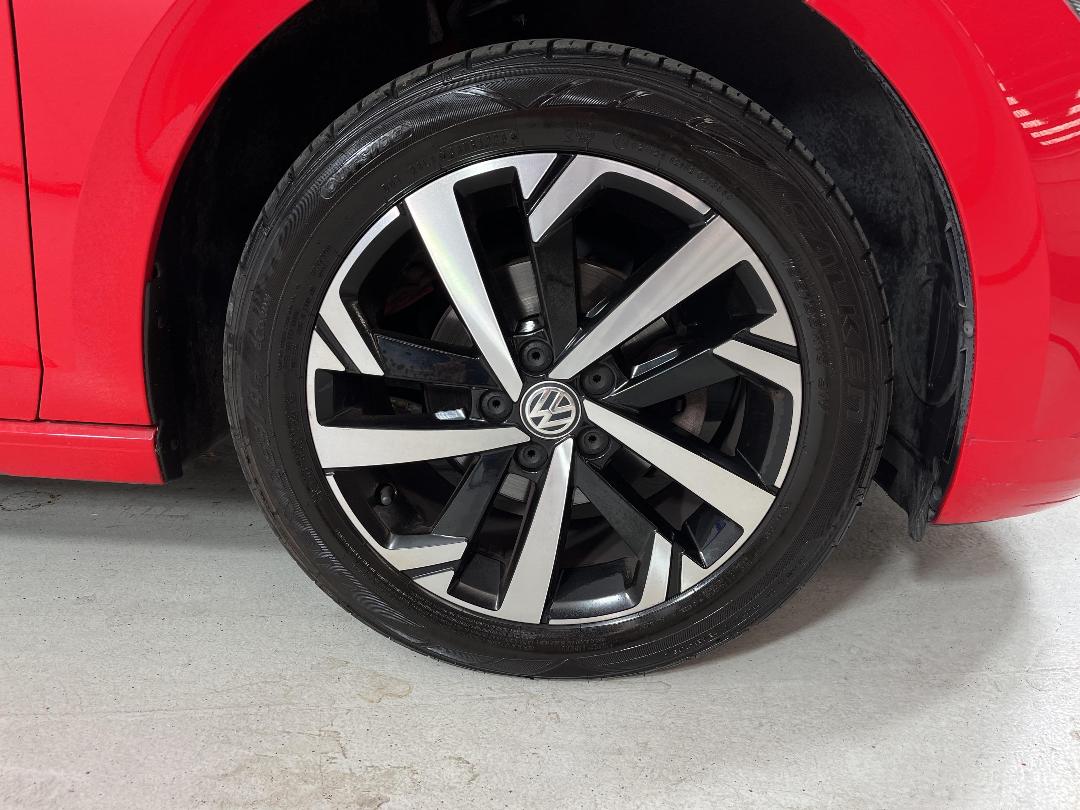 Photo '9' of Volkswagen Polo Photo '9' of Volkswagen Polo