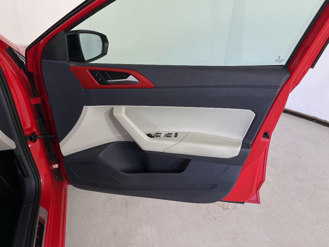 Photo '15' of Volkswagen Polo Photo '15' of Volkswagen Polo