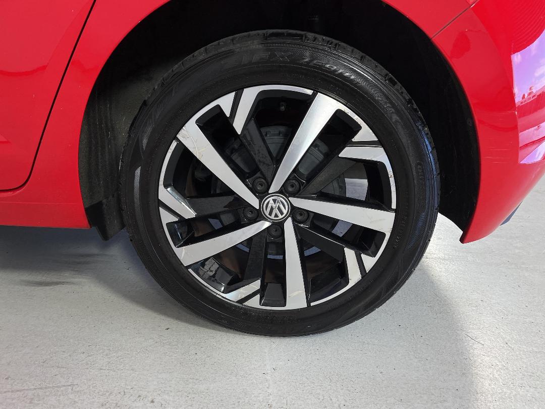 Photo '11' of Volkswagen Polo Photo '11' of Volkswagen Polo