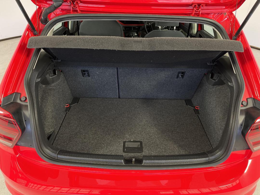 Photo '14' of Volkswagen Polo Photo '14' of Volkswagen Polo