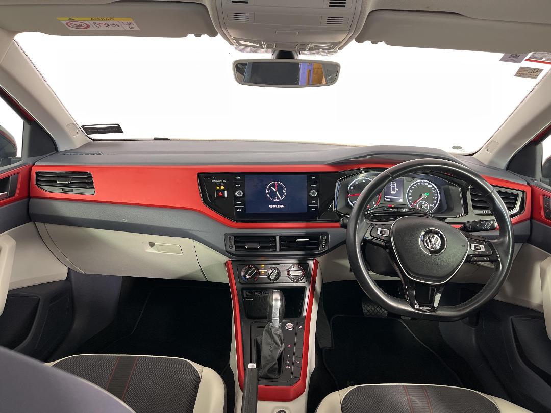 Photo '17' of Volkswagen Polo Photo '17' of Volkswagen Polo