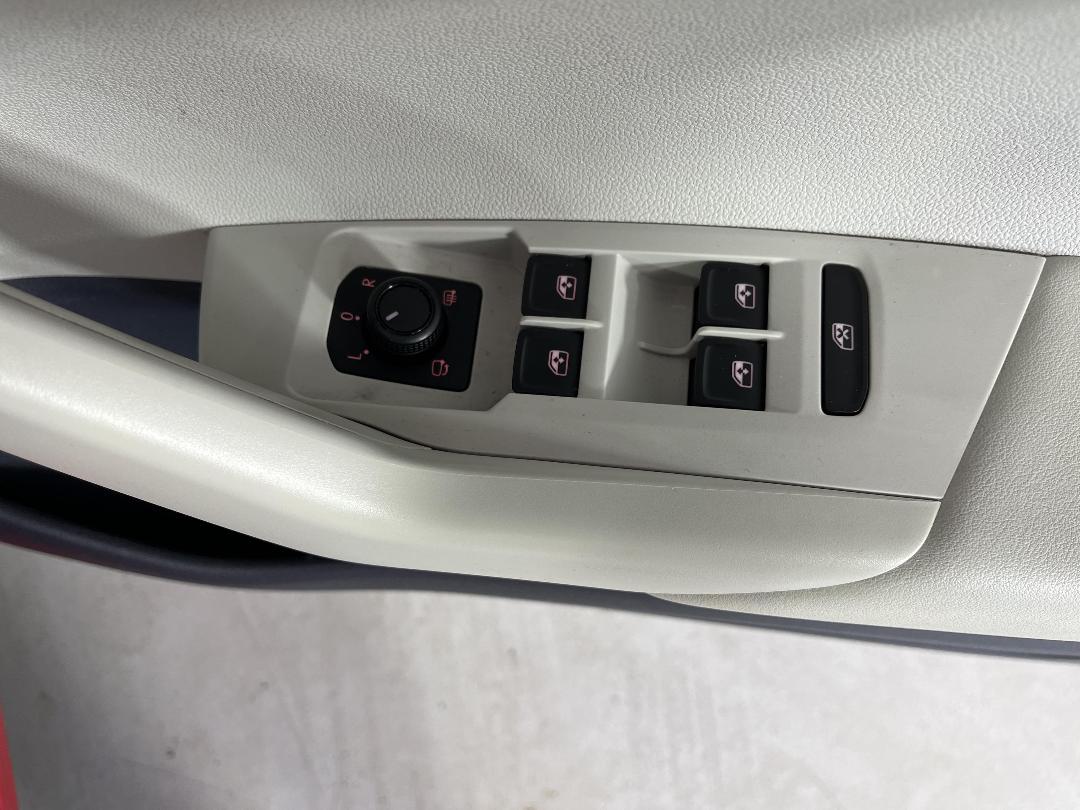 Photo '23' of Volkswagen Polo Photo '23' of Volkswagen Polo