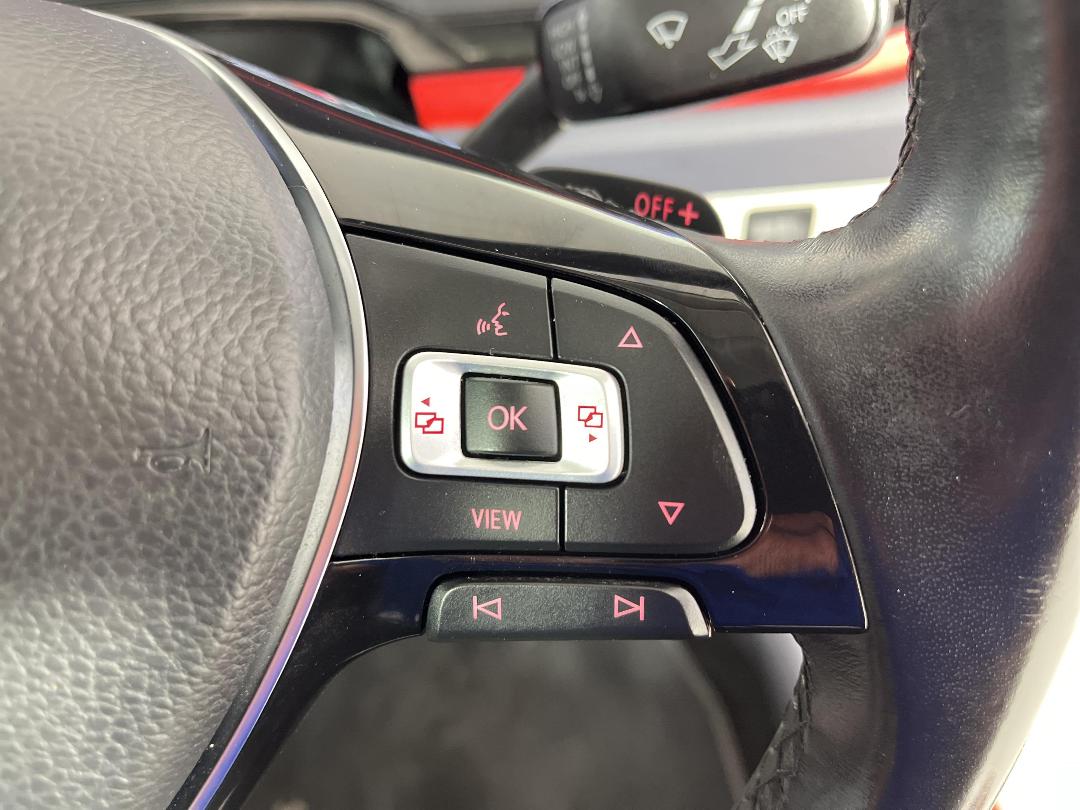 Photo '24' of Volkswagen Polo Photo '24' of Volkswagen Polo