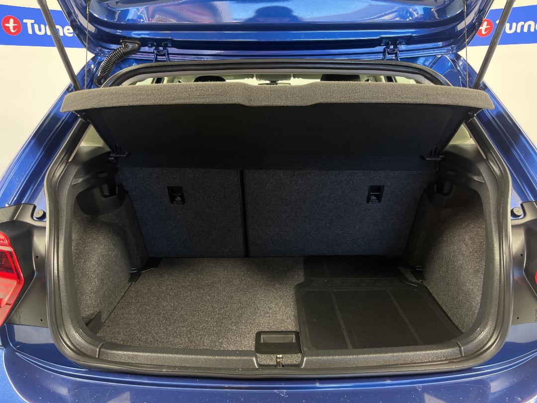 Photo '14' of Volkswagen Polo Photo '14' of Volkswagen Polo