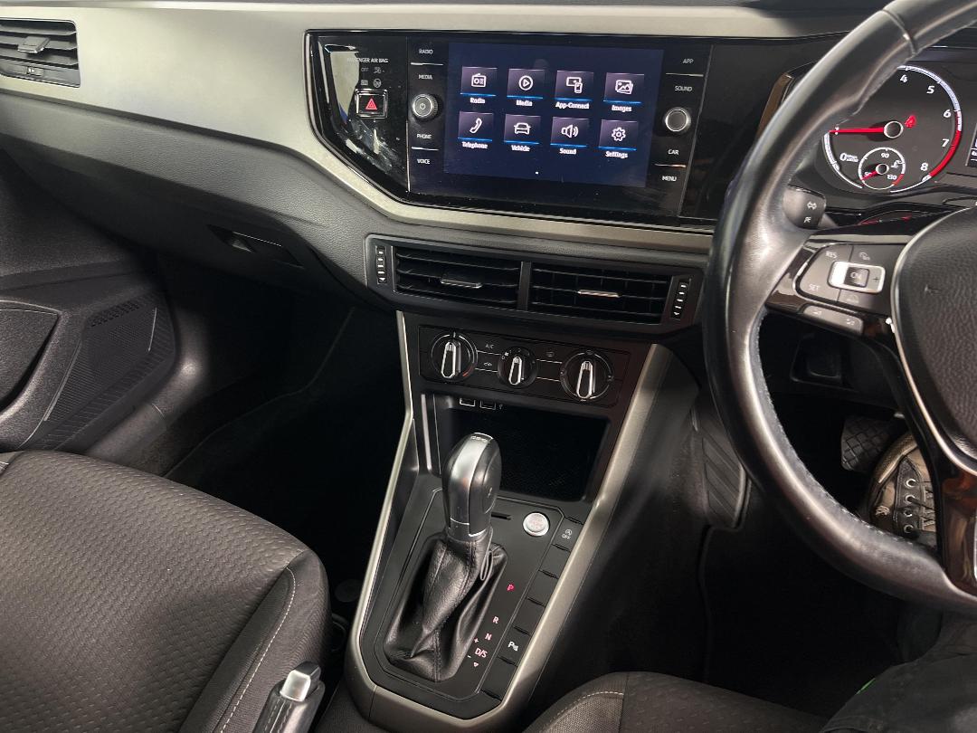 Photo '18' of Volkswagen Polo Photo '18' of Volkswagen Polo