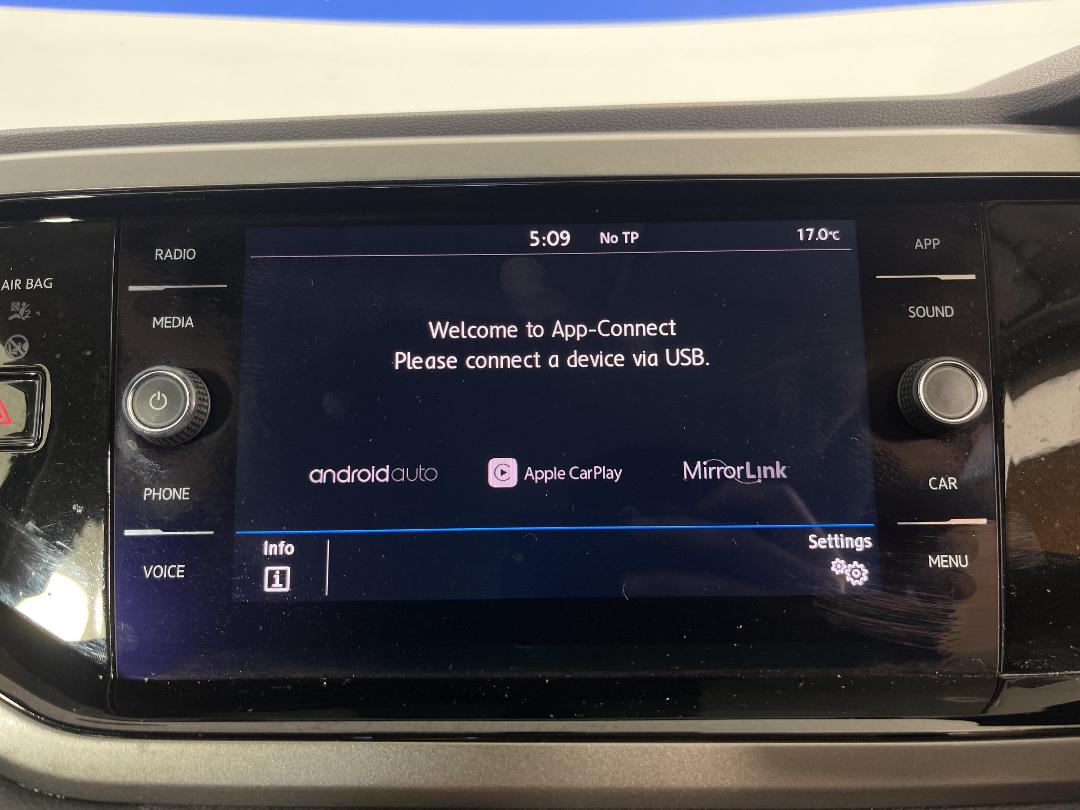 Photo '26' of Volkswagen Polo Photo '26' of Volkswagen Polo